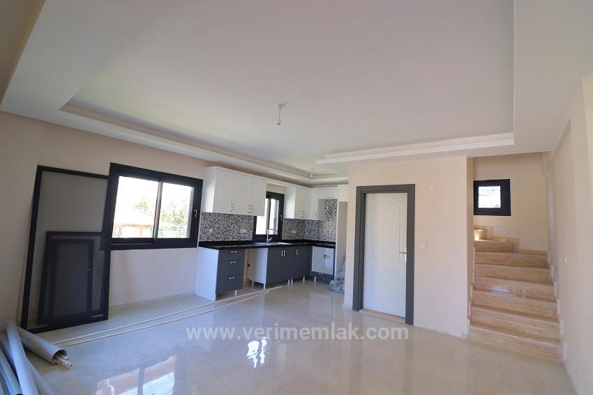 3+1 Villa For Sale By The Sea In Seferihisar Ürkmez