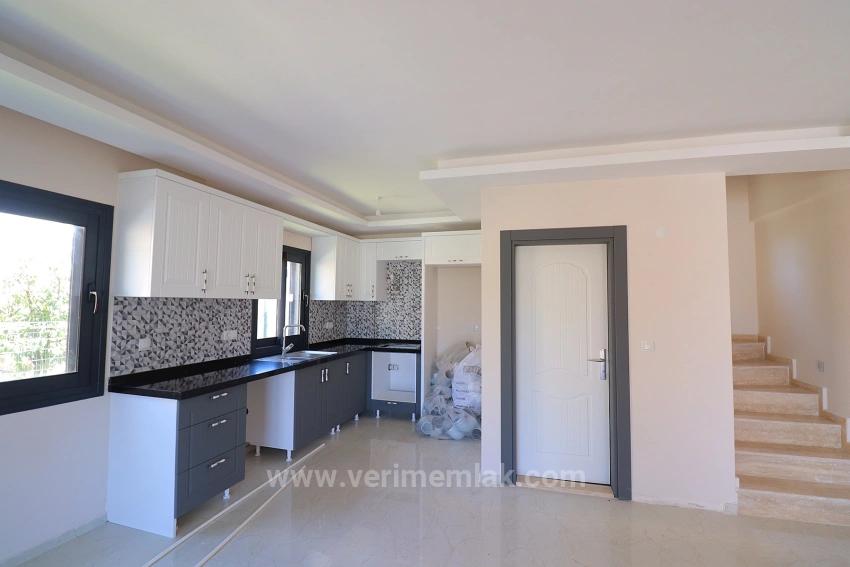 3+1 Villa For Sale By The Sea In Seferihisar Ürkmez