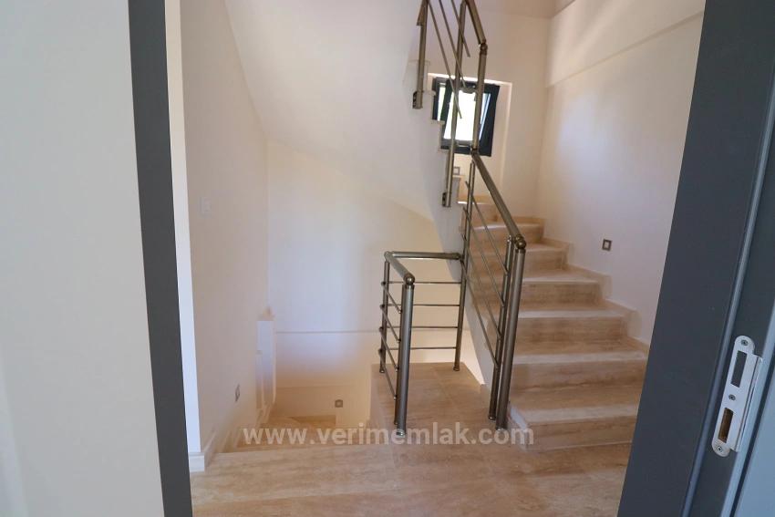 3+1 Villa For Sale By The Sea In Seferihisar Ürkmez