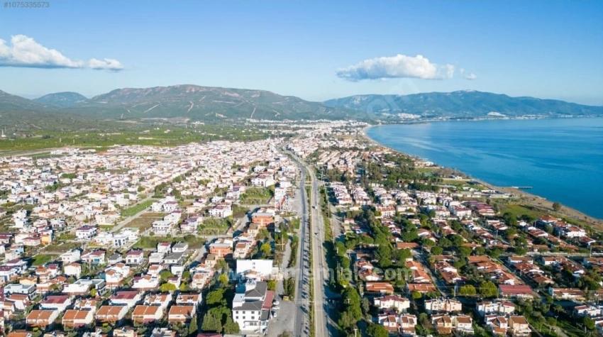 2+1 Flat For Sale With Garden And Free Of Charge In Seferihisar Ürkmez