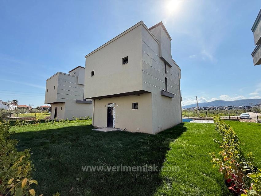 3+1 Villa With Single Detached Pool For Sale In Doğanbey
