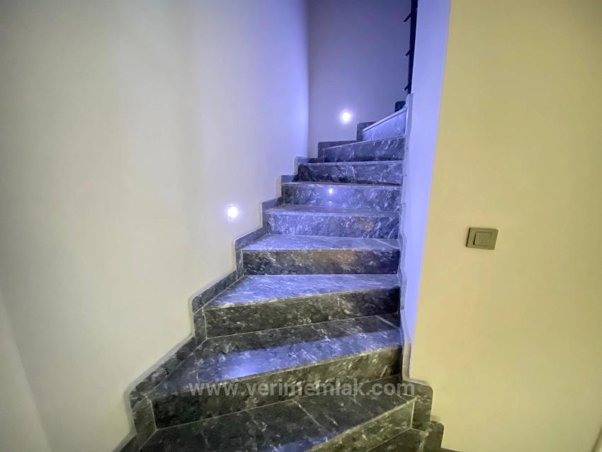 3+1 Villa For Sale With Underfloor Heating In Ürkmez, Close To The Sea