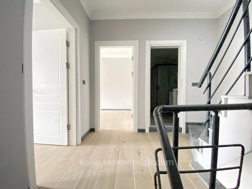 3+1 Villa For Sale With Underfloor Heating In Ürkmez, Close To The Sea