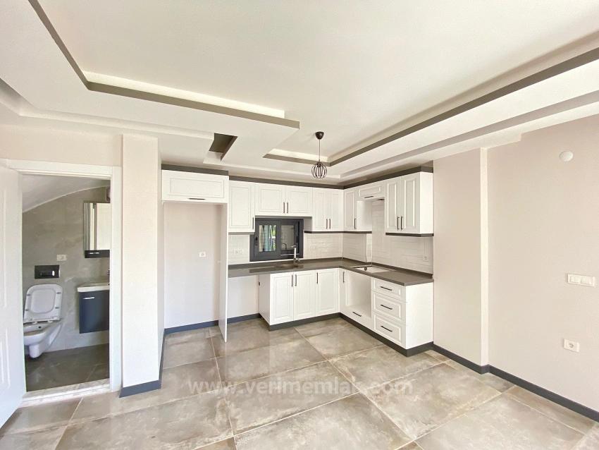 Seferihisar.cumhuriyet Mah. 500M Distance To The Sea, 3+1 Villa With Large Garden For Sale