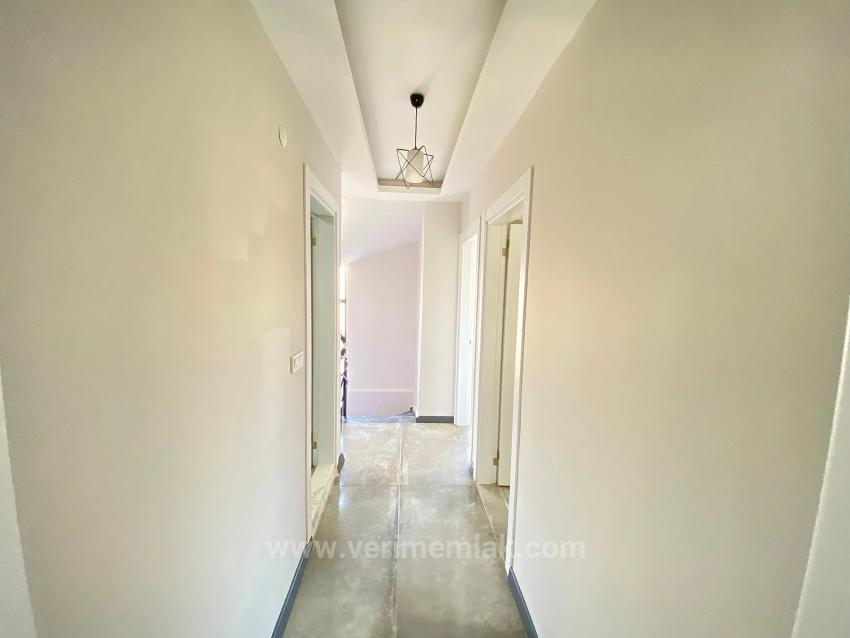 Seferihisar.cumhuriyet Mah. 500M Distance To The Sea, 3+1 Villa With Large Garden For Sale