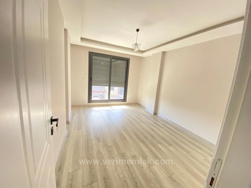 Seferihisar.cumhuriyet Mah. 500M Distance To The Sea, 3+1 Villa With Large Garden For Sale