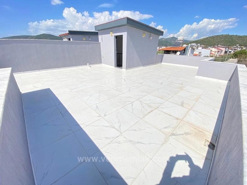 Seferihisar.cumhuriyet Mah. 500M Distance To The Sea, 3+1 Villa With Large Garden For Sale