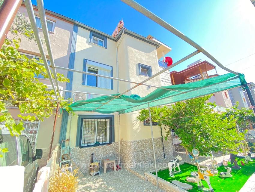 Detached Duplex 3+1 In Ürkmez Mersin Area, 200M From The Sea