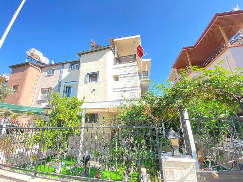 Detached Duplex 3+1 In Ürkmez Mersin Area, 200M From The Sea