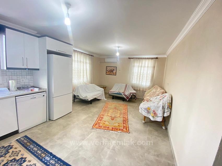 7+3 Apartments For Sale In A Complete Building 100M From The Sea In Ürkmez