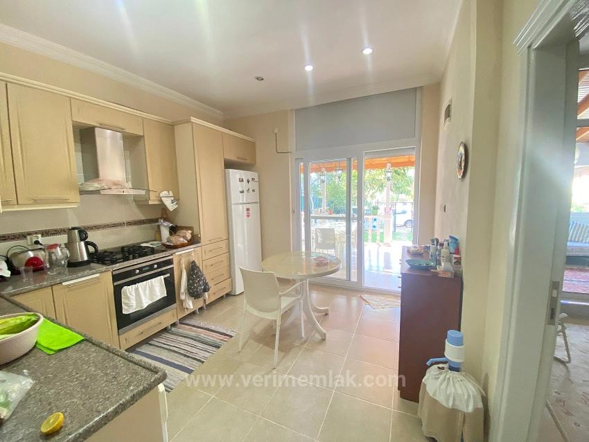 7+3 Apartments For Sale In A Complete Building 100M From The Sea In Ürkmez