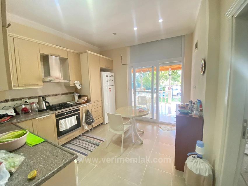 7+3 Apartments For Sale In A Complete Building 100M From The Sea In Ürkmez