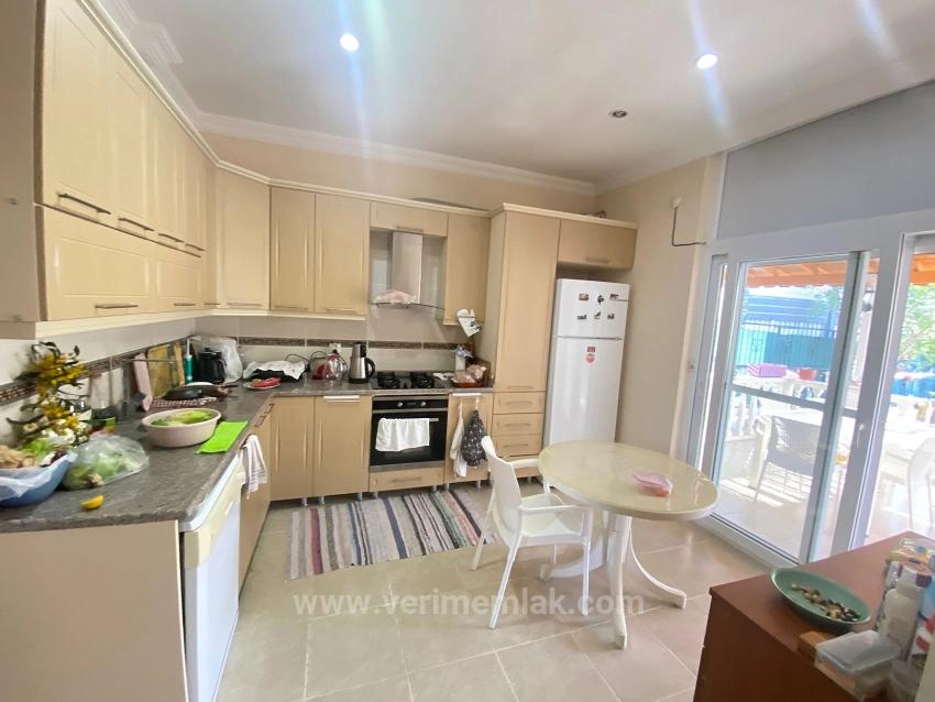 7+3 Apartments For Sale In A Complete Building 100M From The Sea In Ürkmez