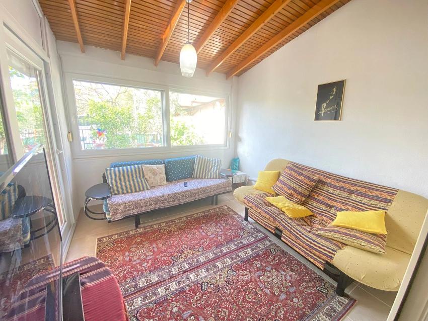 7+3 Apartments For Sale In A Complete Building 100M From The Sea In Ürkmez