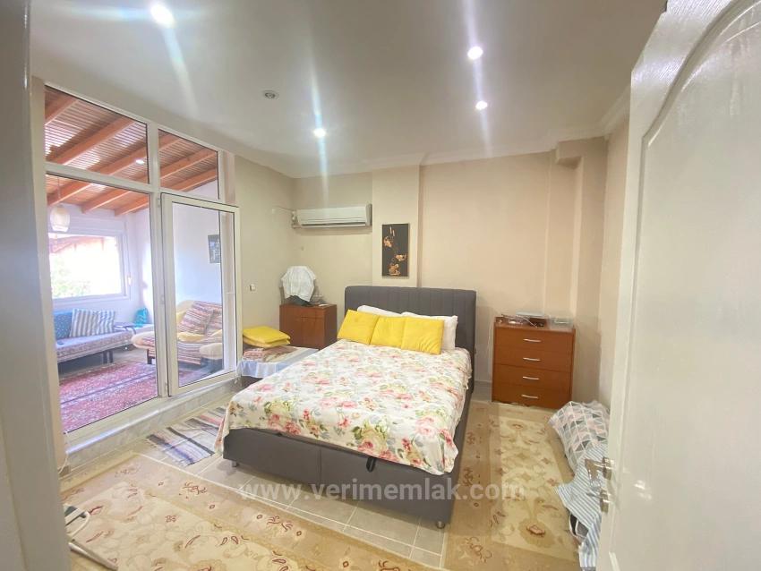 7+3 Apartments For Sale In A Complete Building 100M From The Sea In Ürkmez