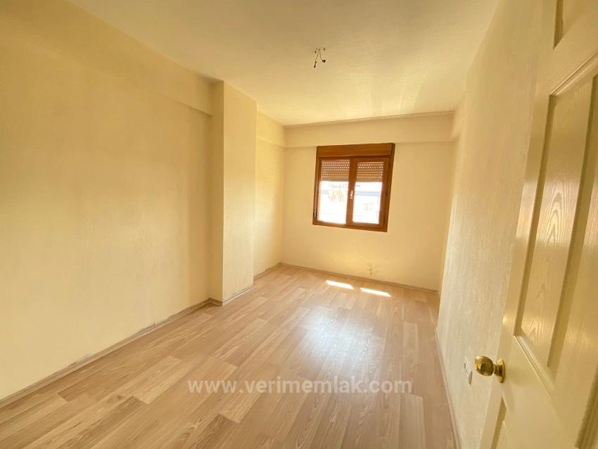 2+1 Apartment For Sale In Gumuldur City Center, 850M From The Sea