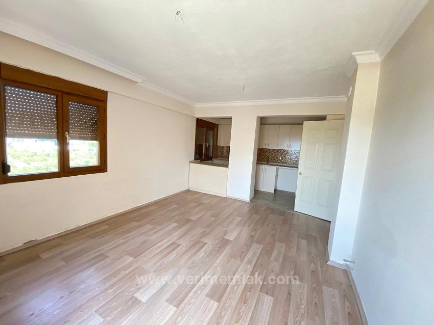 2+1 Apartment For Sale In Gumuldur City Center, 850M From The Sea