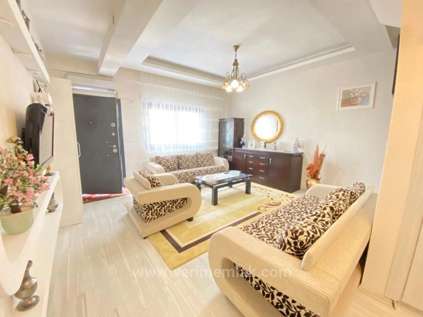 4+1 Villa For Sale In Ürkmez, 250M2 With Separate Living Room And Kitchen By The Sea
