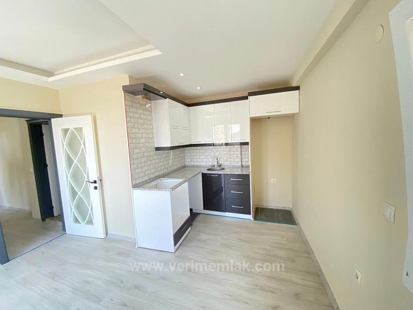 2+1 Sea View Apartment With Elevator For Sale In Gumuldur