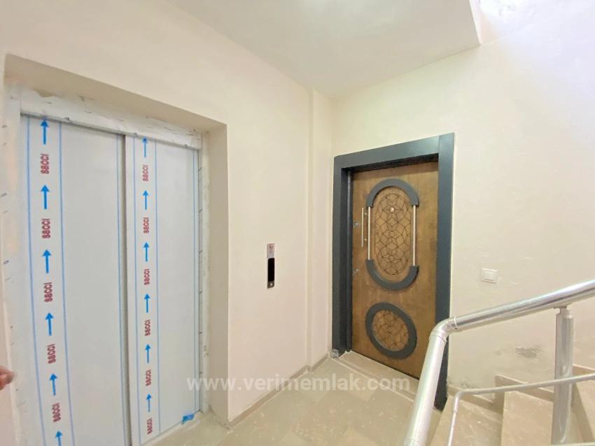 2+1 Sea View Apartment With Elevator For Sale In Gumuldur
