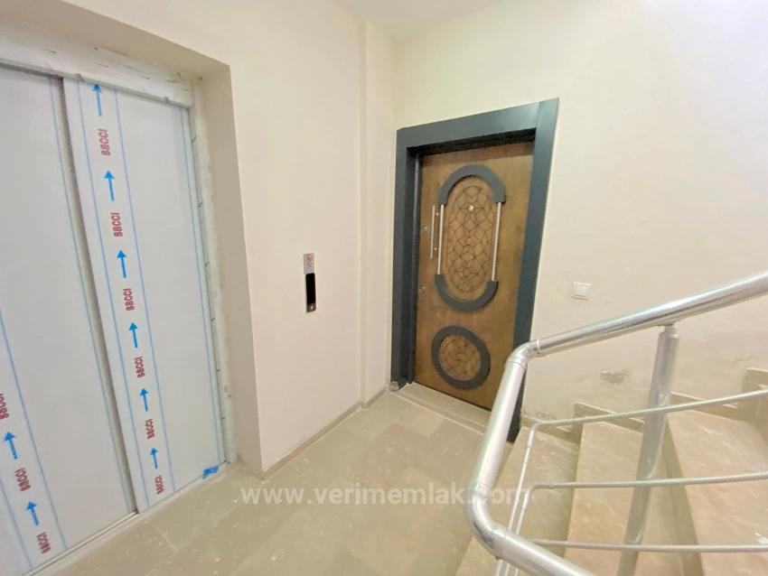2+1 Sea View Apartment With Elevator For Sale In Gumuldur