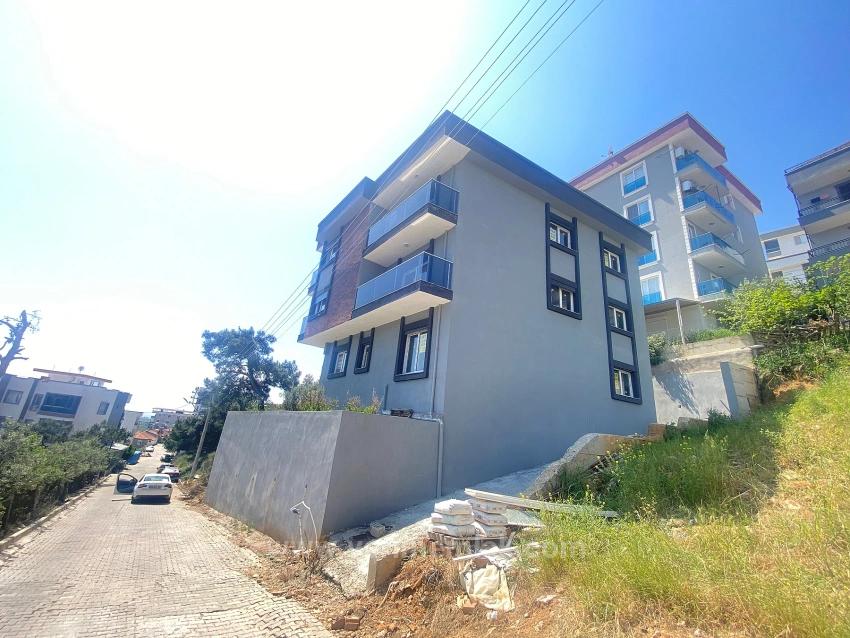 2+1 Sea View Apartment With Elevator For Sale In Gumuldur