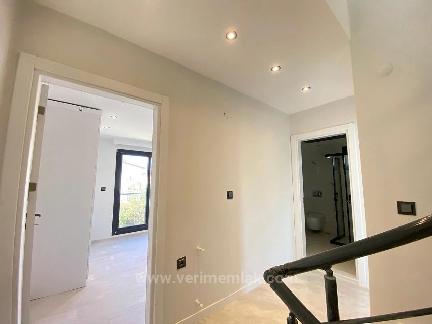 Luxury 3+1 Villa For Sale In Özdere With Parking, 50M To The Sea And Full View