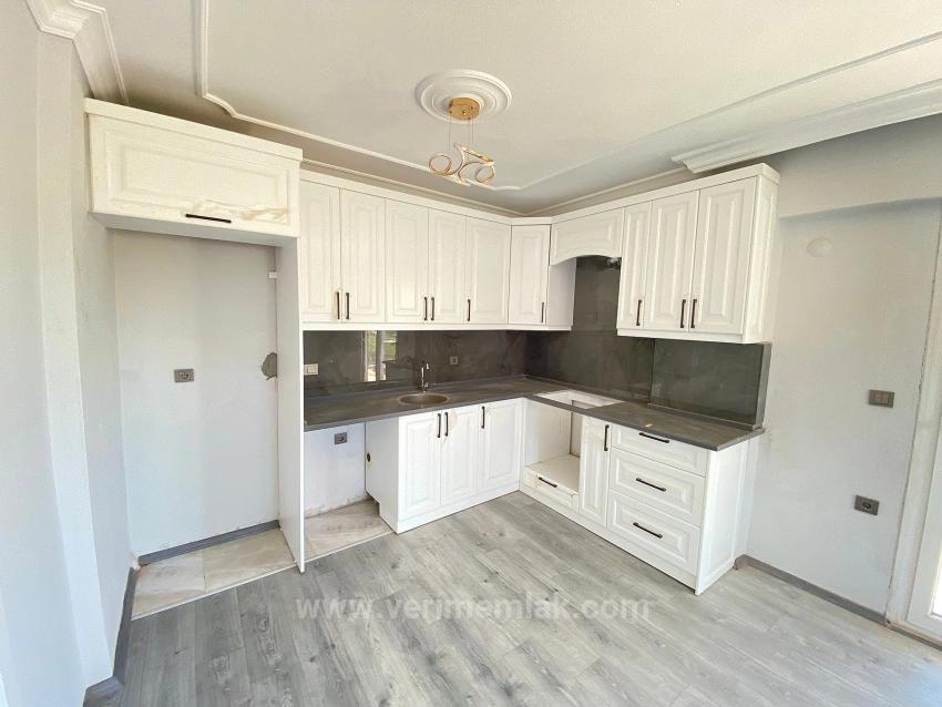 2+1 Apartment For Sale In Ürkmez, 300M2, Near The Sea, In The Shopping Center