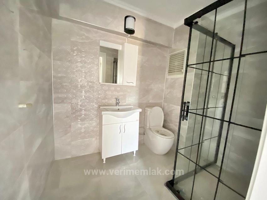 2+1 Apartment For Sale In Ürkmez, 300M2, Near The Sea, In The Shopping Center