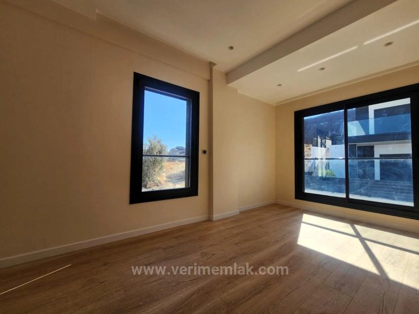 Ultra Luxury 3+1 Unique Triplex Mansion With Full Sea View In Doğanbey