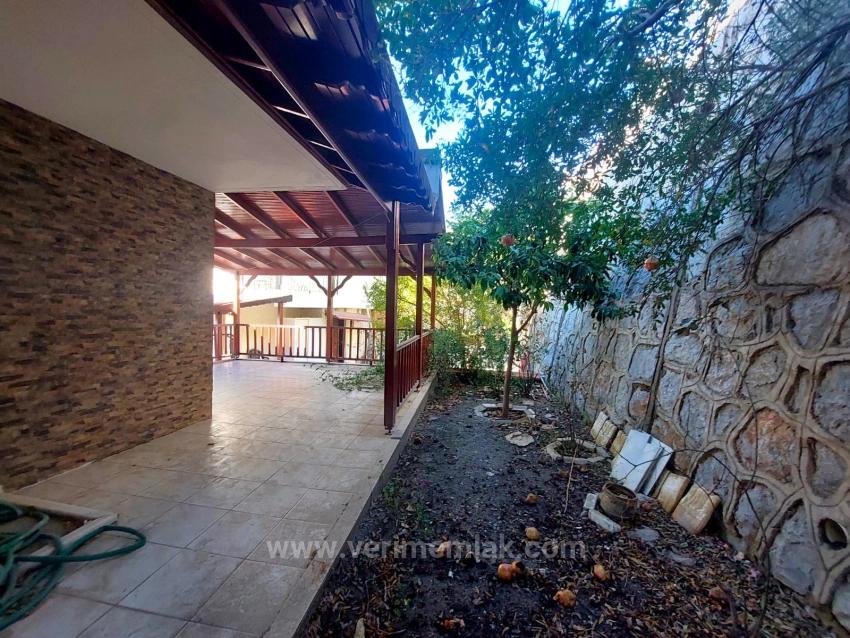 4+1 Villa With Sea View For Sale In Seferihisar Doğanbey