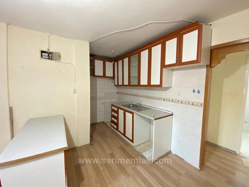 3+1 Closed Balcony Apartment For Rent By The Sea In Ürkmez