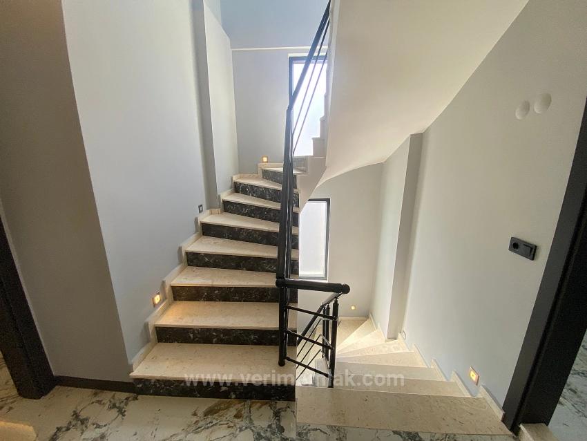 4+2 Detached Villa In Doğanbey With Sea View On A 280M2 Land!!