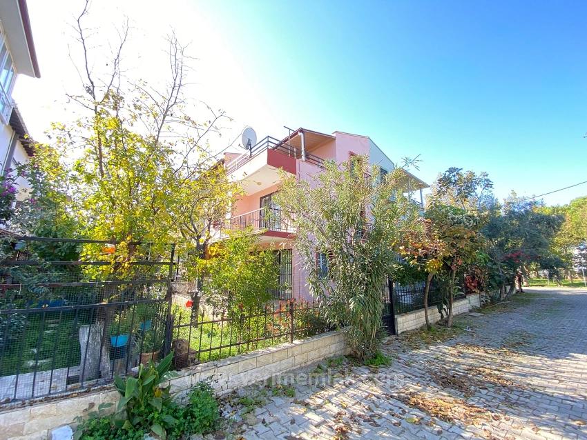 5+1 Villa For Sale With Garden, 400M From The Sea In The Center Of Ürkmez