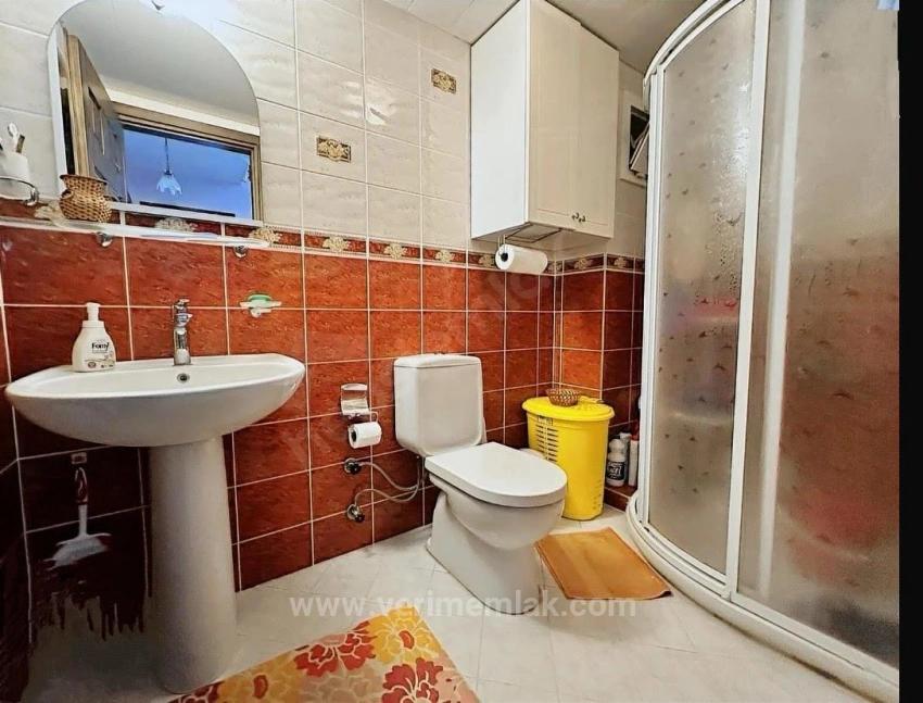 5+1 Villa For Sale With Garden, 400M From The Sea In The Center Of Ürkmez