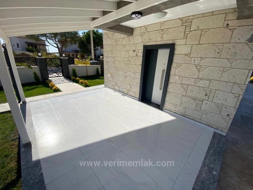50M2 Summer Villa With Pool And Garden For Sale In Gumuldur