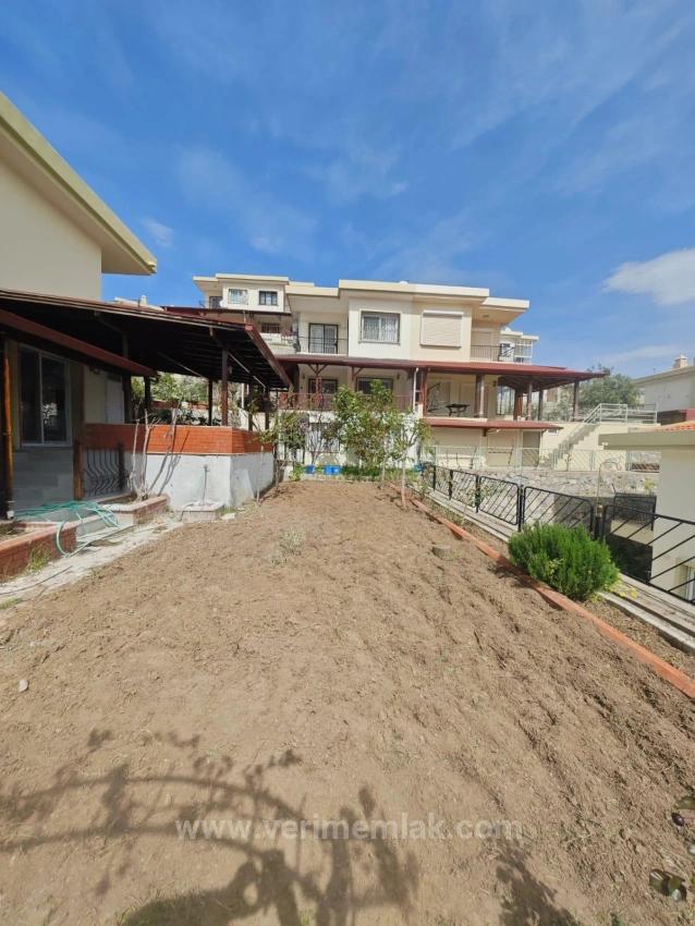 Detached 4+1 Villa With Uninterrupted Sea View In Seferihisar Atatürk Neighborhood.