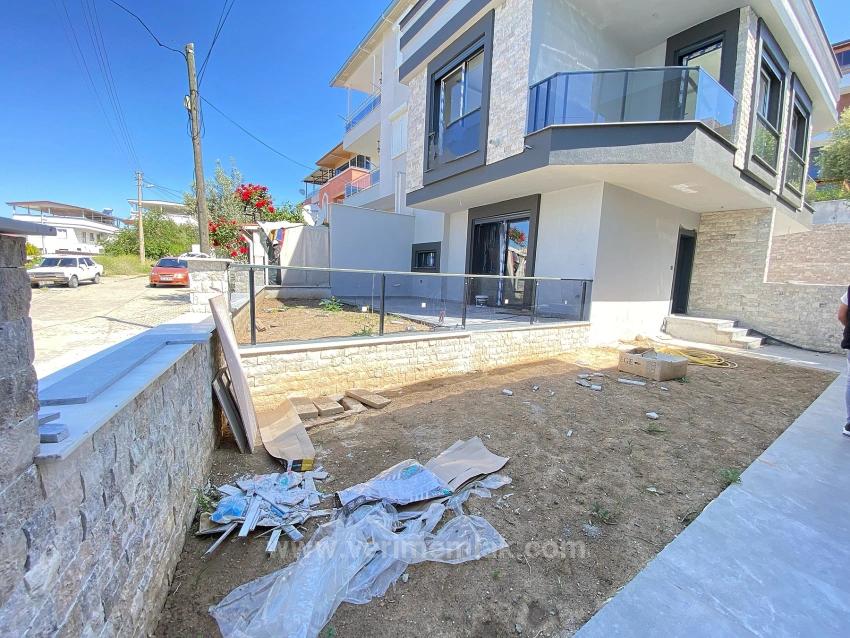 2+1 Villa With Large Garden For Sale In Seferihisar Ürkmez