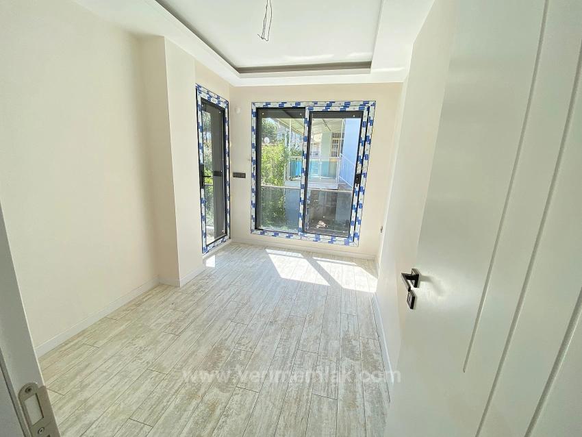 2+1 Villa With Large Garden For Sale In Seferihisar Ürkmez