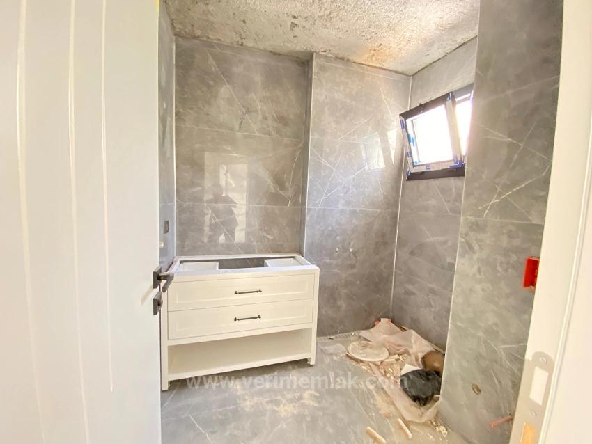 2+1 Villa With Large Garden For Sale In Seferihisar Ürkmez