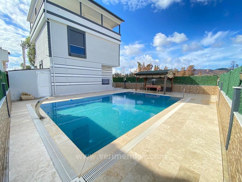 3+1 Detached Villa With Single Pool For Sale In Doğanbey