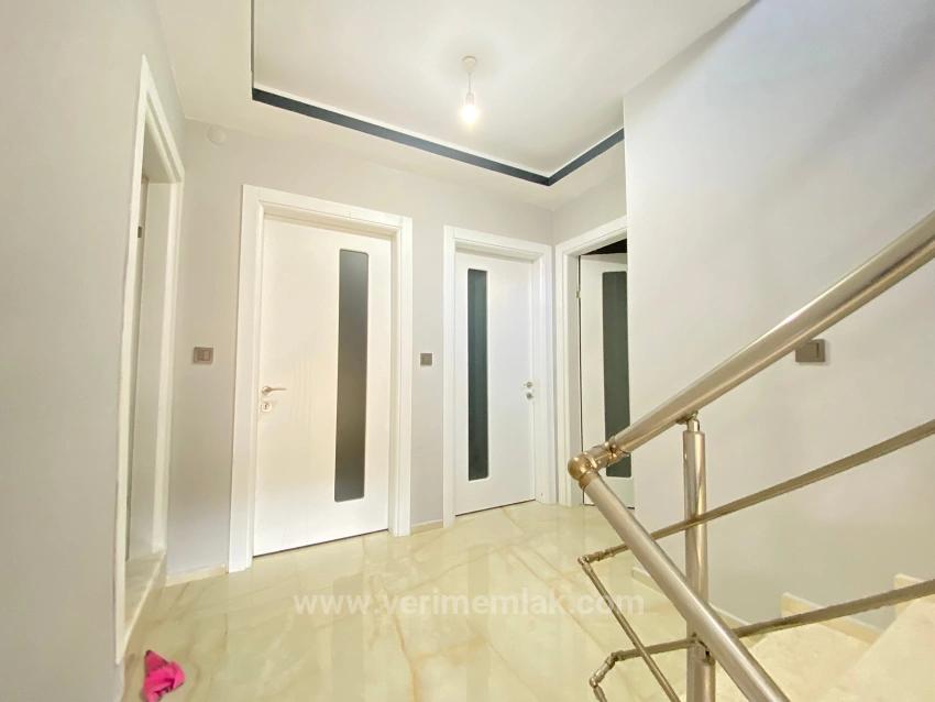 3+1 Detached Villa With Single Pool For Sale In Doğanbey