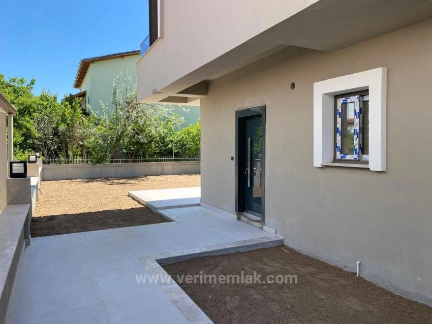 3+1 Villa With A Large Garden In Özdere, Walking Distance To The Sea