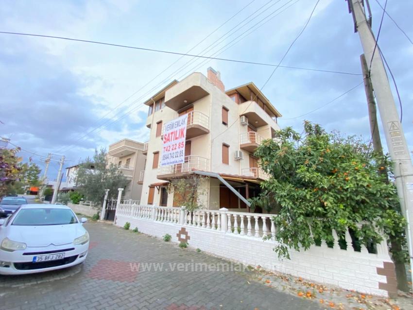 Affordable 2+1 Apartment For Sale In Seferihisar Ürkmez, 50 Meters From The Beach