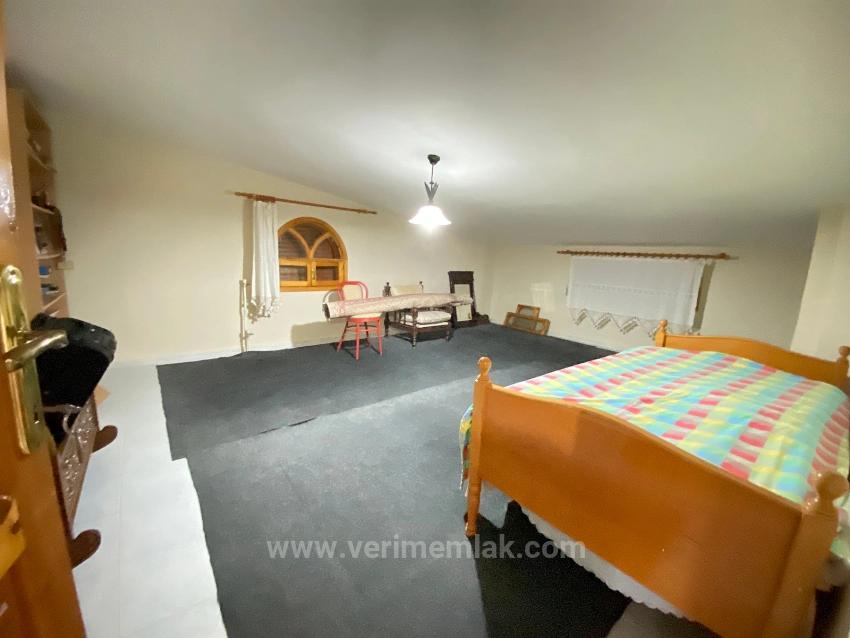 7+1 Corner Villa For Sale In Seferihisar Cumhuriyet, 400M From The Sea!