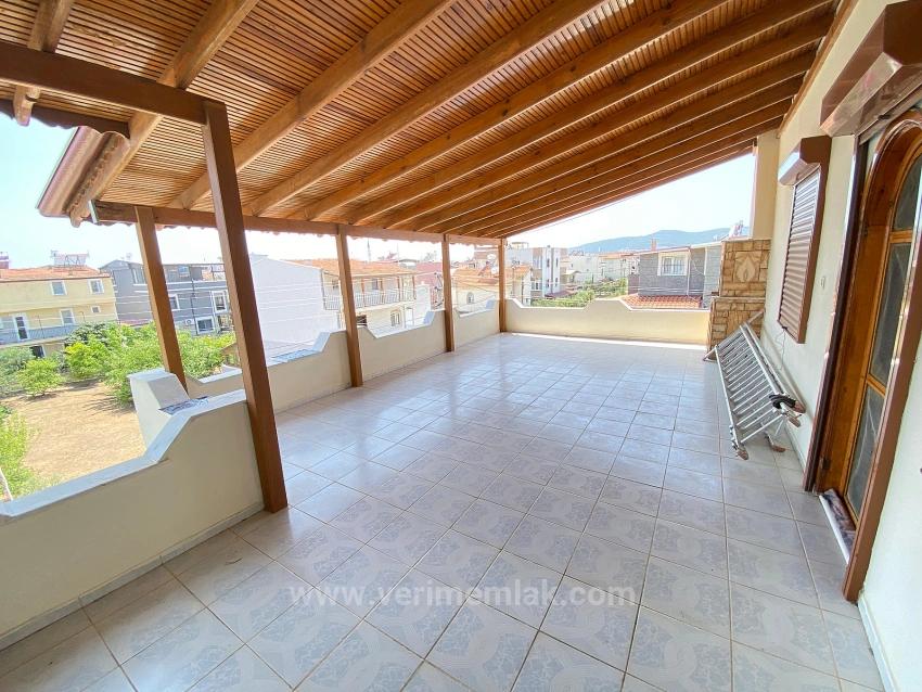 7+1 Corner Villa For Sale In Seferihisar Cumhuriyet, 400M From The Sea!