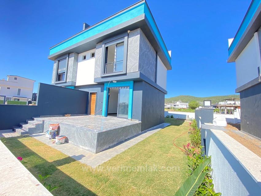 2+1 Villa For Sale In Doğanbey, 500 Meters From The Sea, Underfloor Heating