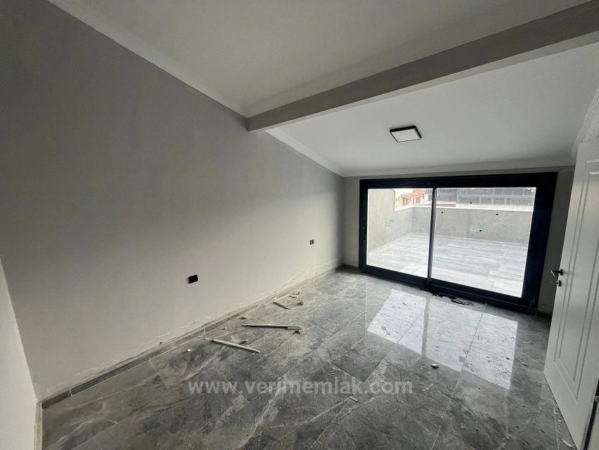 Ultra Luxury Villa With Large Garden, 30 Meters From The Sea In Özdere