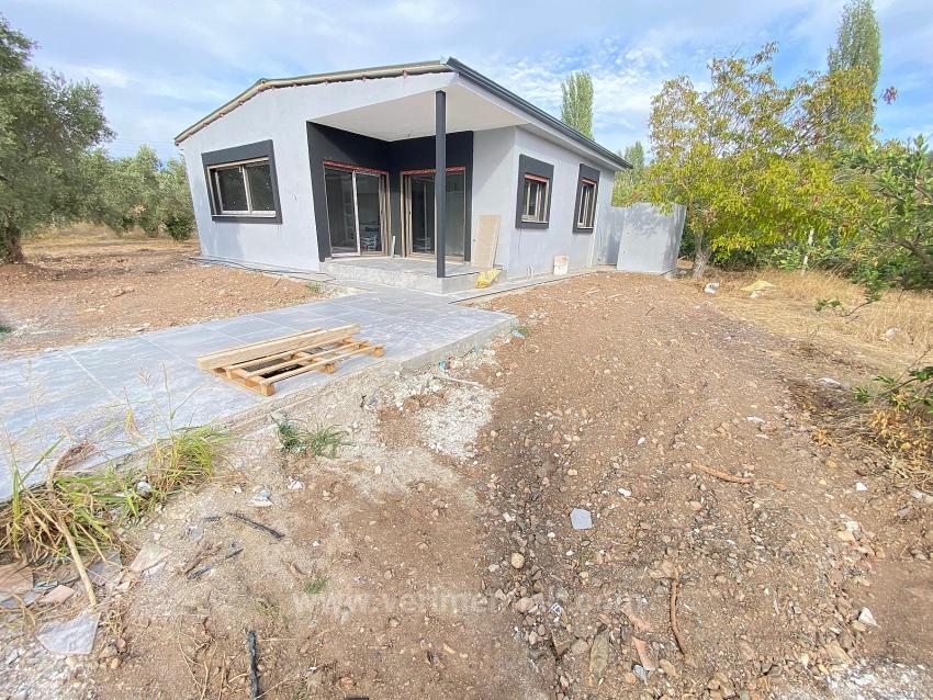 Detached 2+1 House For Sale In Kavakdere On 250M2 Land