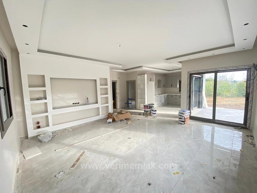 Detached 2+1 House For Sale In Kavakdere On 250M2 Land